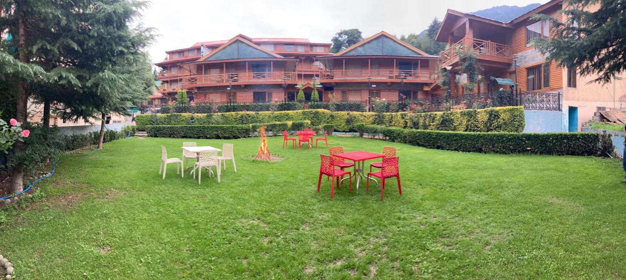 Hotel Midtown Manali Manāli Exterior foto