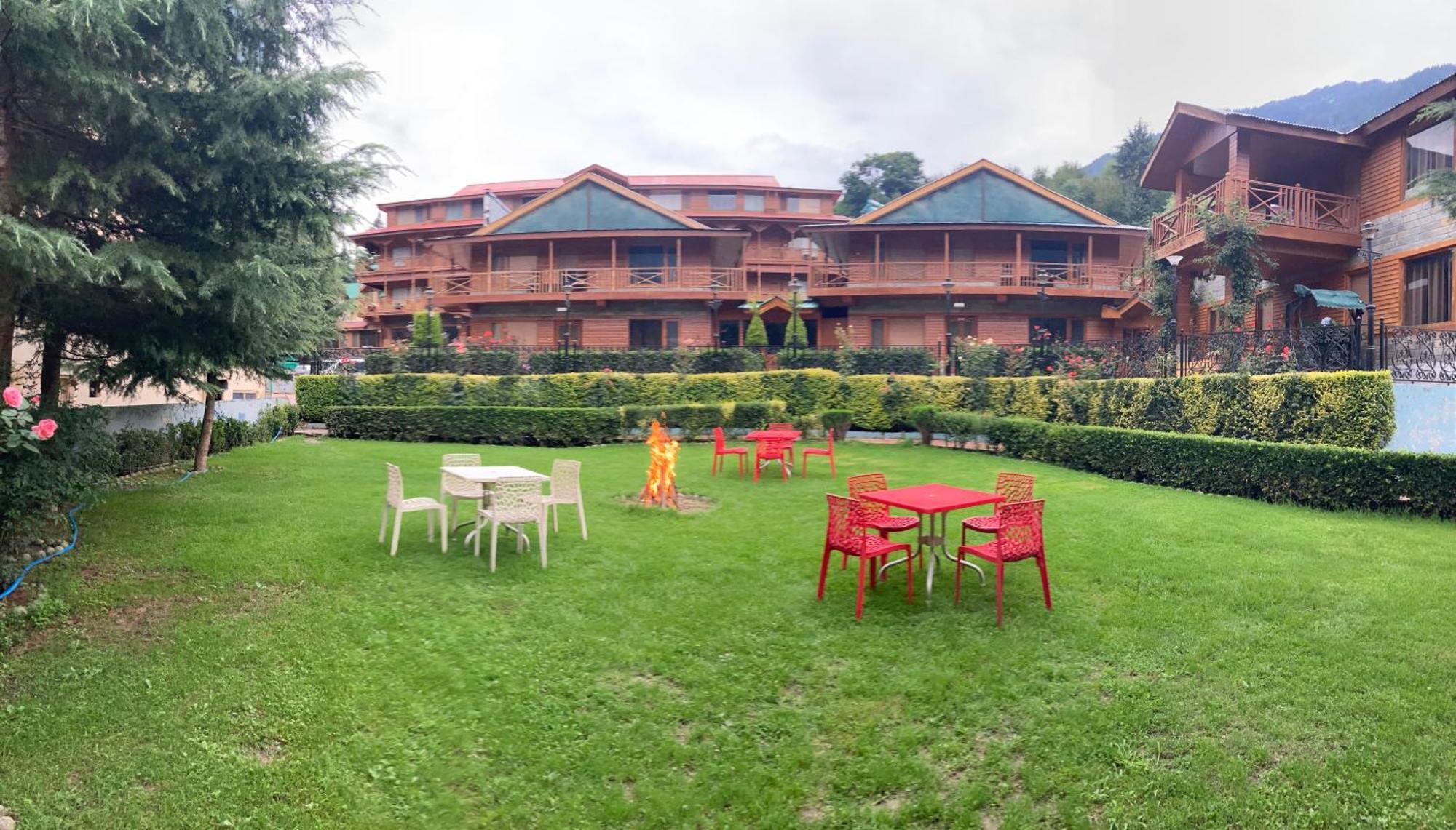 Hotel Midtown Manali Manāli Exterior foto